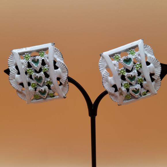 Vintage White Green Enamel Jewelry: Bracelet Clip Earrings, Mid-Century Jewelry - Picture 4 of 10
